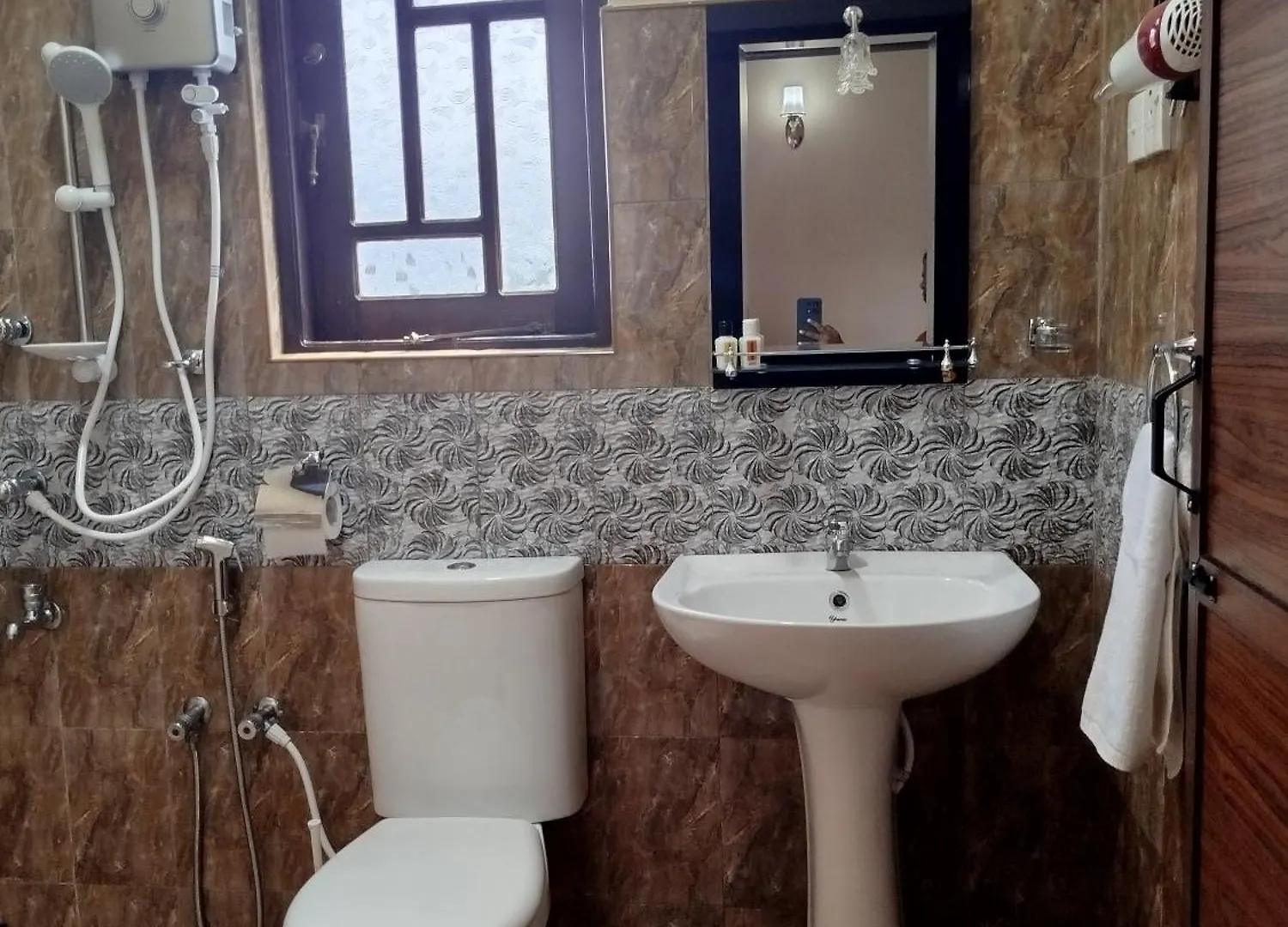 White Palace Νεγκόμπο