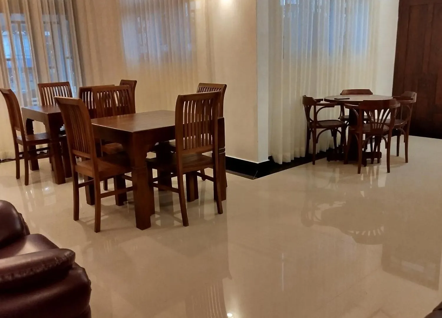 בית הארחה נגומבו White Palace סרי לנקה